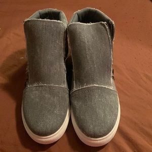 Outwoods high top sneakers